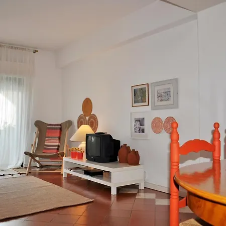 Centre 2 Bedroom Cozy Апартаменты
