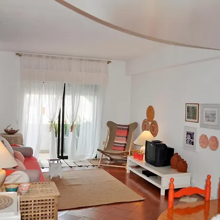 Centre 2 Bedroom Cozy * Албуфейра