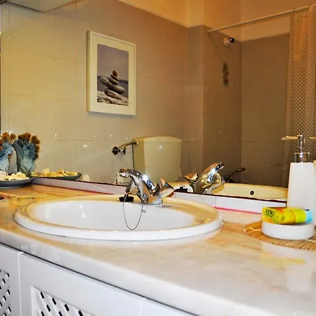Centre 2 Bedroom Cozy Apartamento